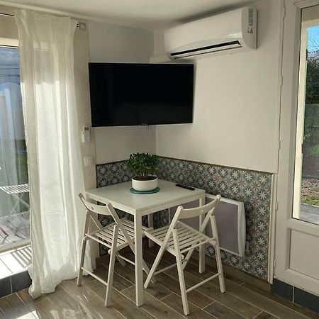 Charmant Studio Avec Jardin Avignone Esterno foto