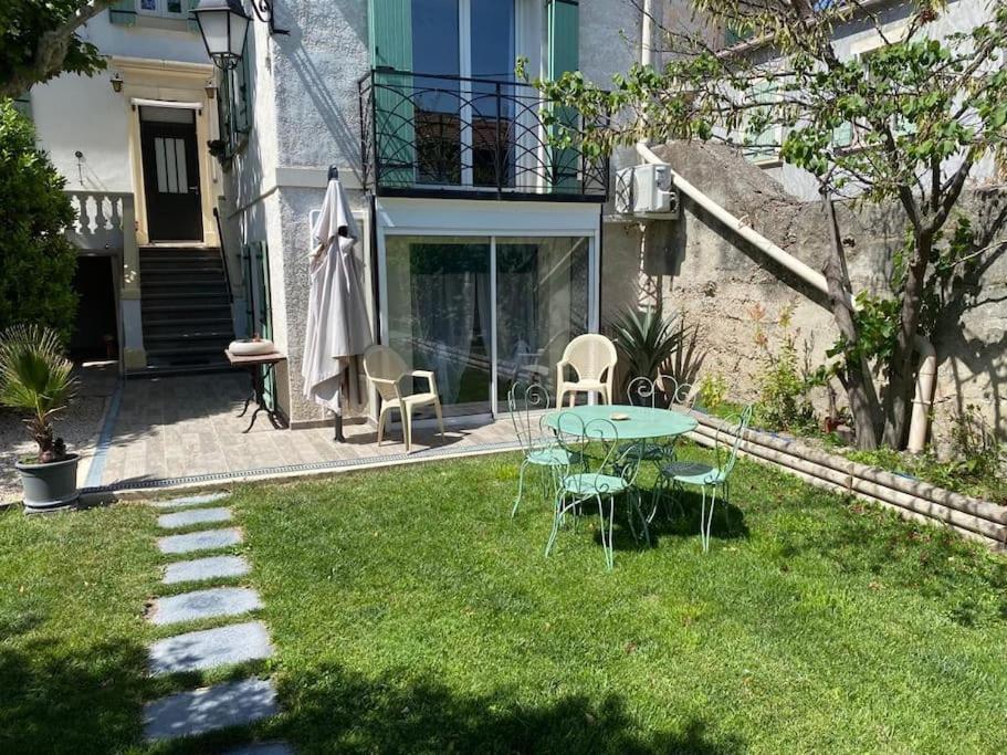 Charmant Studio Avec Jardin Avignone Esterno foto